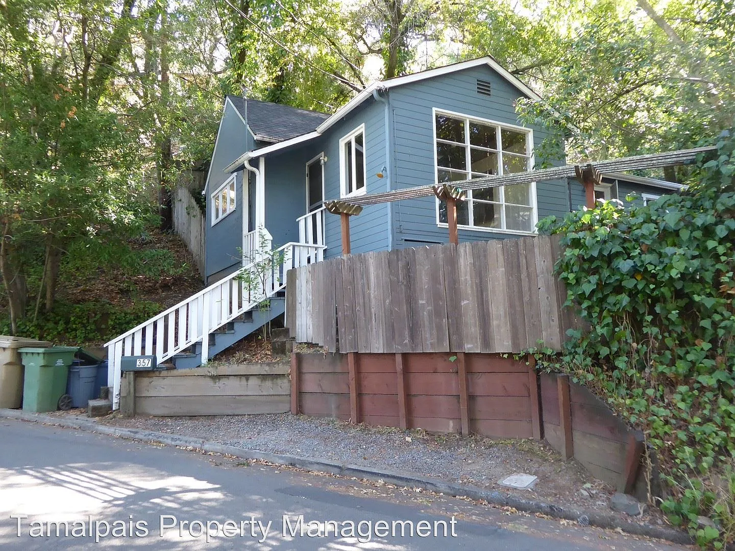 357 Forrest Ave photo 1