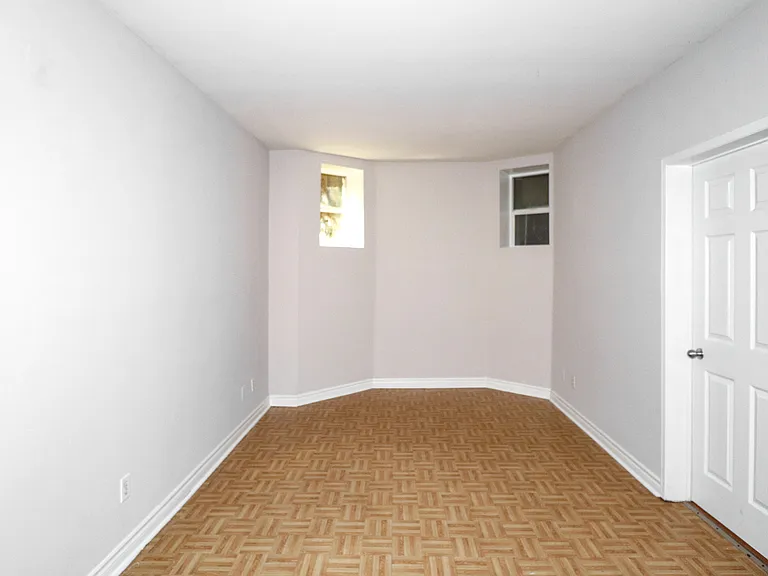 414 Jarvis St — Photo 14