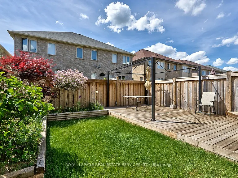 4227 Cole Cres — Photo 17