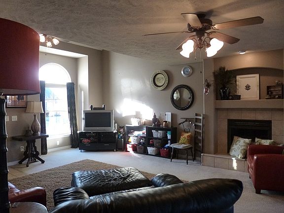 3rd image of 118 Jasmine Dr