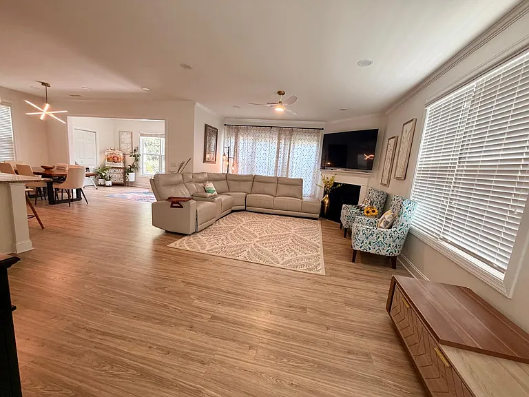 513 Rowanwood Way — Photo 6