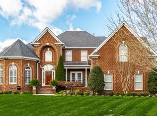1055 Dorset Dr, Hendersonville, TN 37075