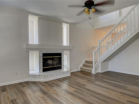 4th image of 132 Palace Green Blvd