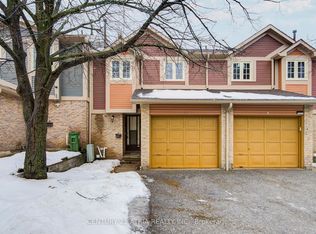 590 Sandhurst Cir #10, Toronto, ON M1S4J6