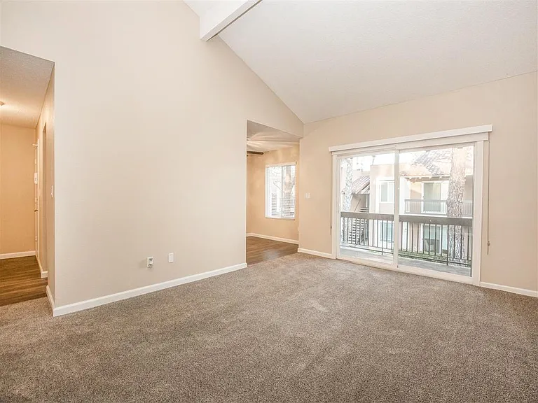 La Veta Grand Apartments — Photo 19