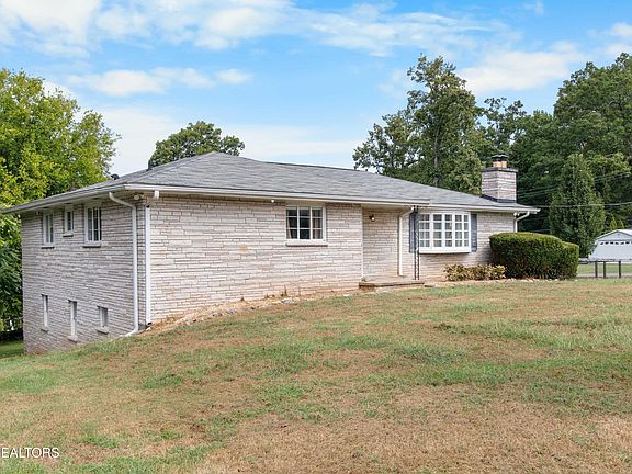 2nd image of 217 Linford Rd