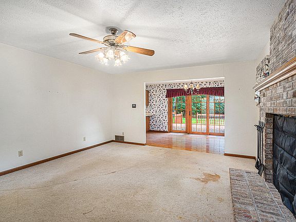 5th image of 6703 E F Ave