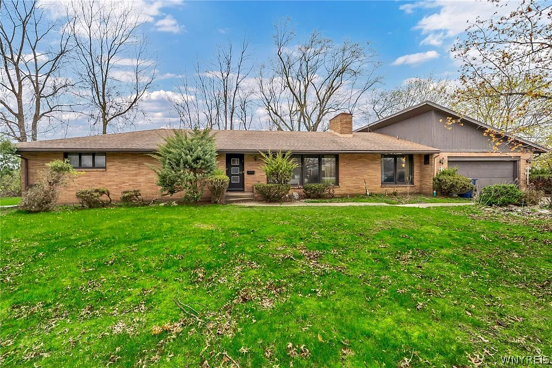 10 Tristan Ln photo 1