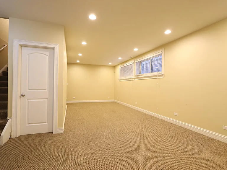 2425 W Arthington St #1 — Photo 16