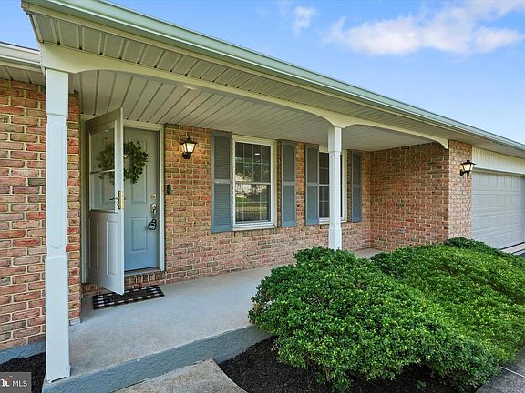 5th image of 2586 Cherry Ct