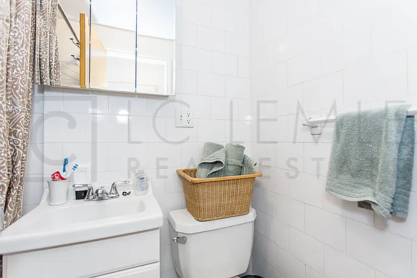 Rented by LC Lemle Real Estate Group | media 23