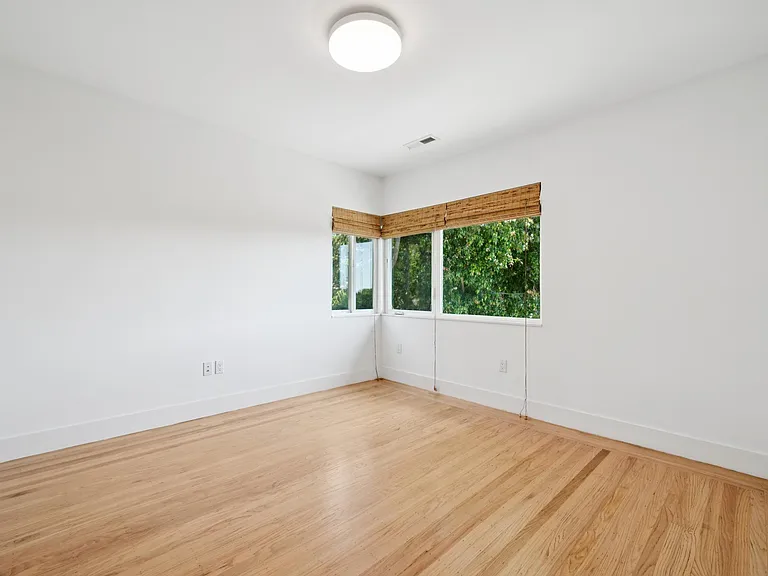 Upstairs left bedroom