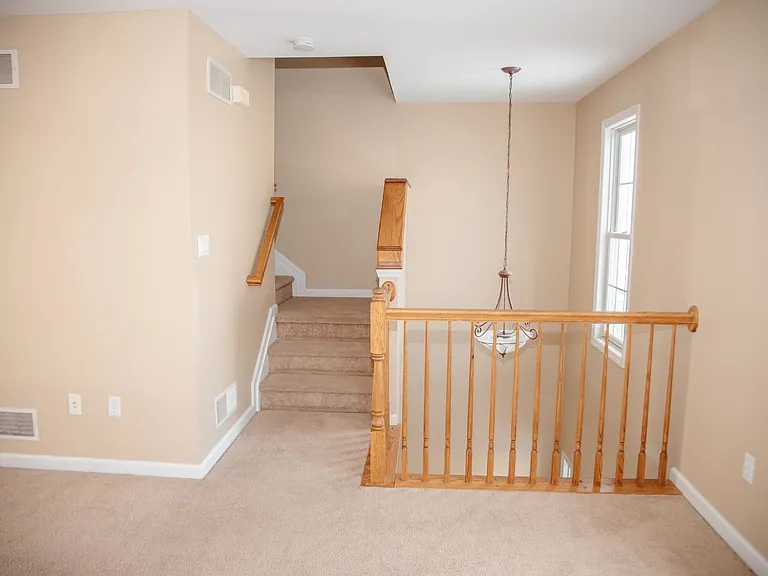 465 Sunday Dr — Photo 5