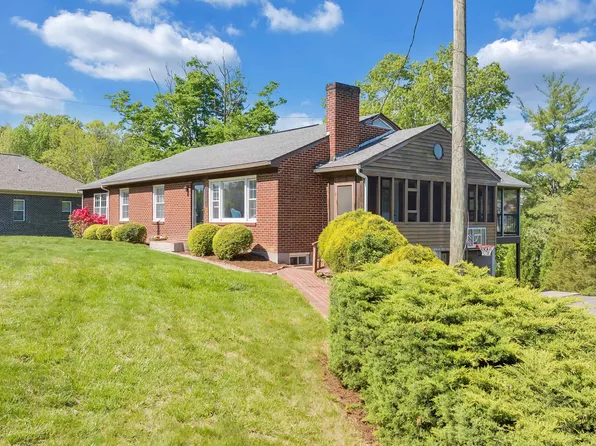 5015 Merriman Rd, Roanoke, VA 24018