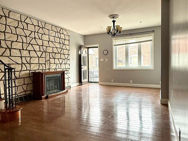 2639 E Ann St — Photo 10