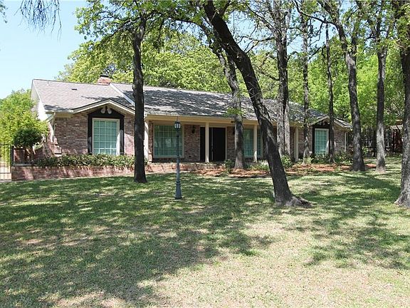 3rd image of 4612 Fonda Dr