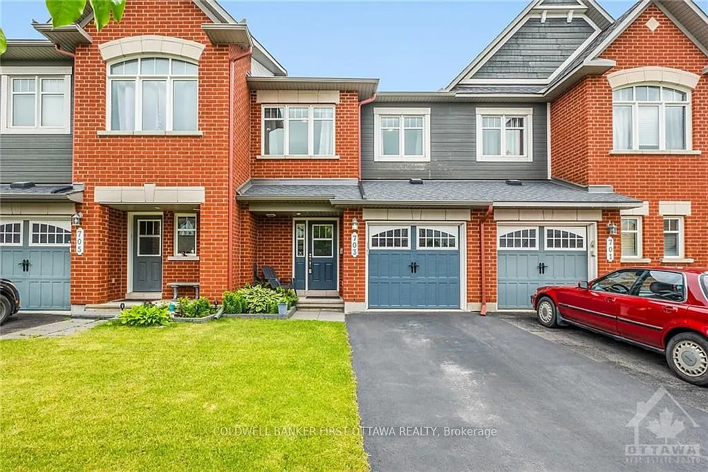 3 bed, $2,900 — Photo 1