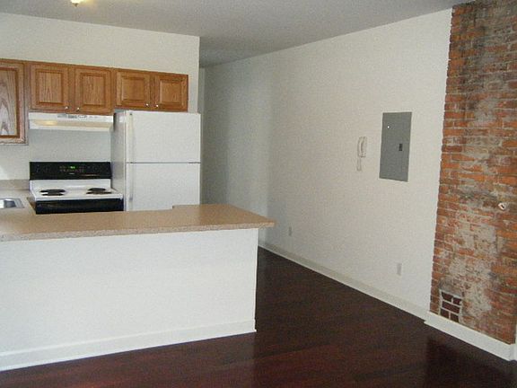 3rd image of 1734 Mount Vernon St #0f4b59c0f