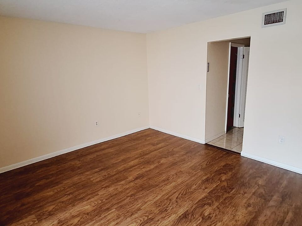 1st image of 4040 N Hills Dr