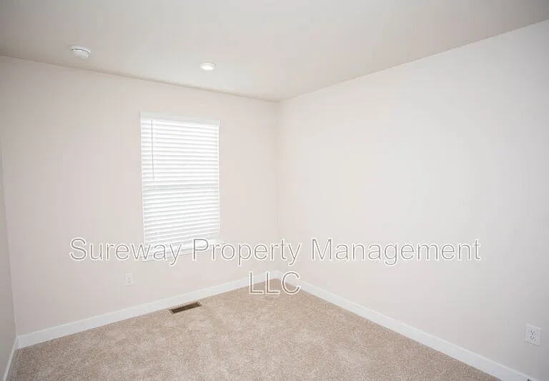 8 Foxwood Dr — Photo 33