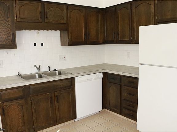 3rd image of 279-283 Canova Dr