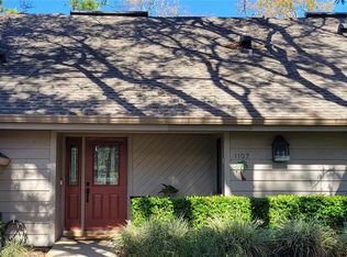 1102 Old Mill Pond Rd, Palm Harbor, FL 34683