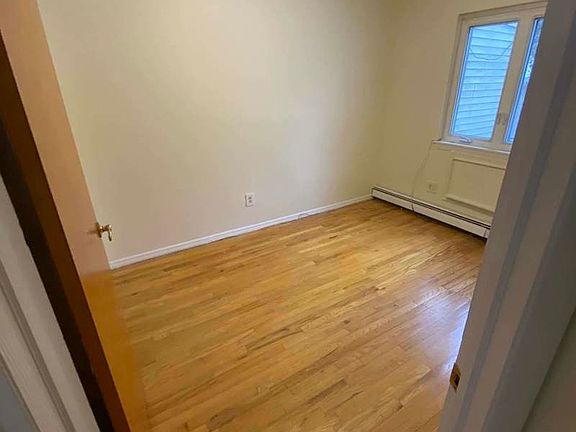 5th image of 40-12 206th St