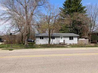 103 E Ohio St, Farwell, MI 48622