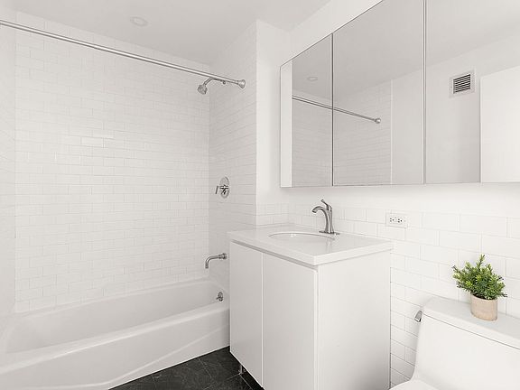 5th image of 90 William St APT 14D
