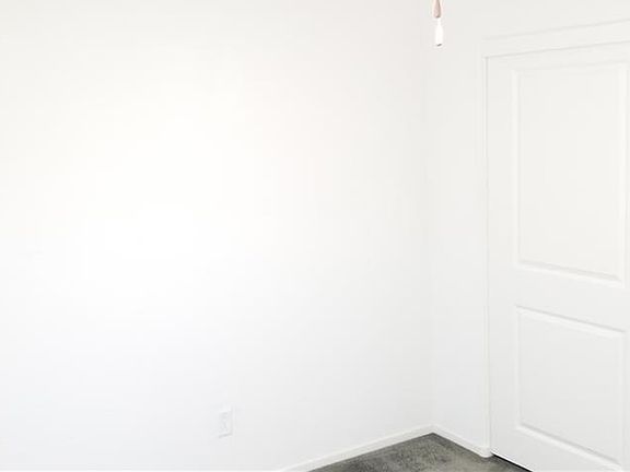 4th image of 10560 Griffin Ave