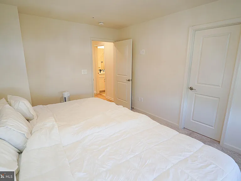 414 Waterfield Ct — Photo 36