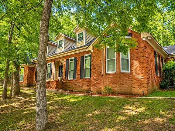 2nd image of 280 Willow Bend Dr