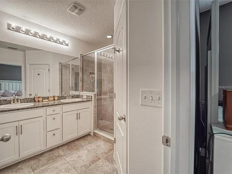 3903 Silverlake Way — Photo 27
