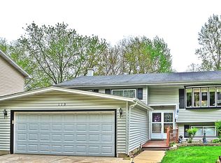 113 N Lambert Rd, Glen Ellyn, IL 60137