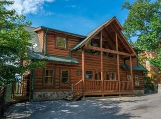 1012 Black Bear Cub Way, Sevierville, TN 37862