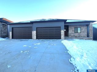 7529 Jimmie Ave, Lincoln, NE 68516