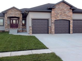 9503 S 32nd St, Lincoln, NE 68516
