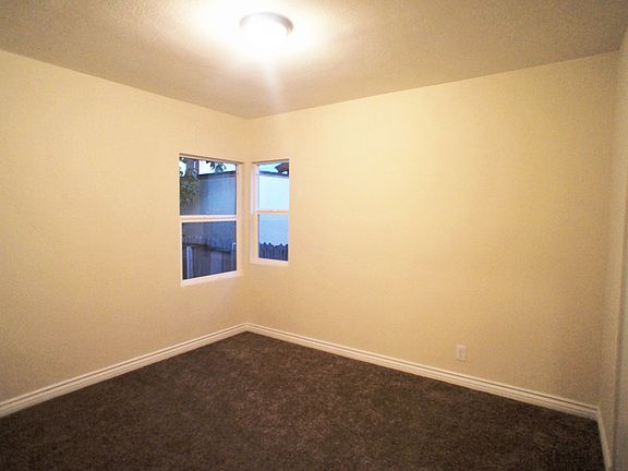 5th image of 10524 Pinehurst Ave