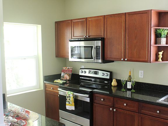 2nd image of 3213 Marcellus Cir