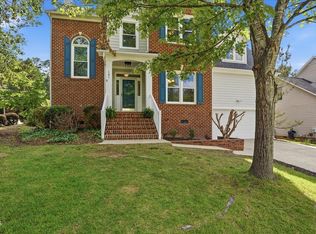 101 Streamview Dr, Cary, NC 27519