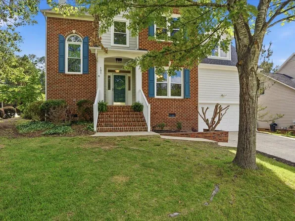 101 Streamview Dr, Cary, NC 27519