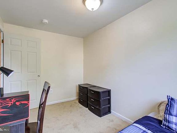 4th image of 2276 Four Seasons Dr