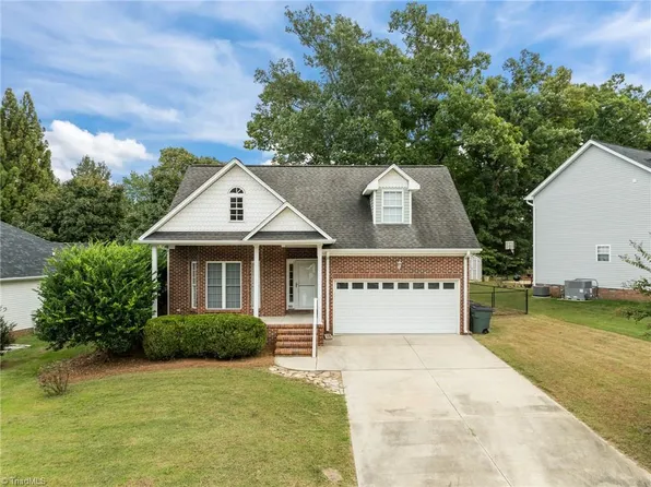 605 Brownstone Dr, Gibsonville, NC 27249