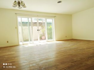 654 E Lee Pl, Azusa, CA 91702