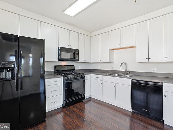 4th image of 2494 Quick St APT 303