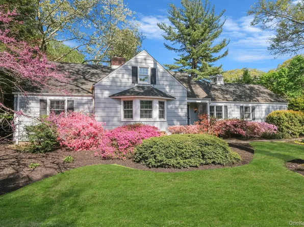194 Huntington Bay Road, Huntington, NY 11743