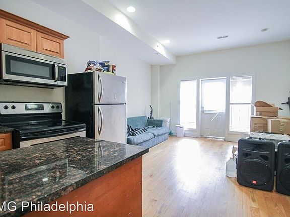 5th image of 2329 N Park Ave APT 2