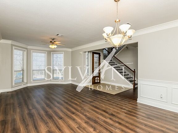 4th image of 313 Creekwood Ct