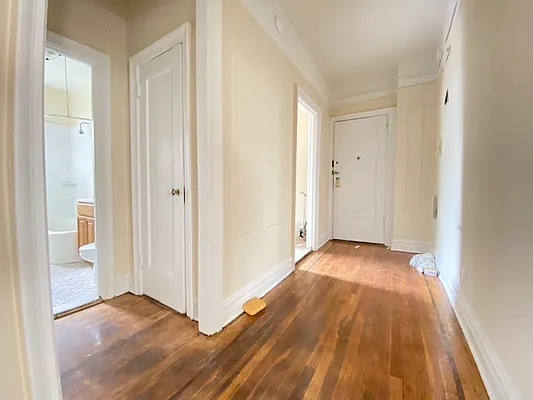 Rented by Queens Apartments Realty LLC | media 10