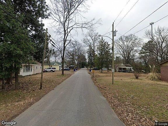 Exterior Neighborhood (street photo)